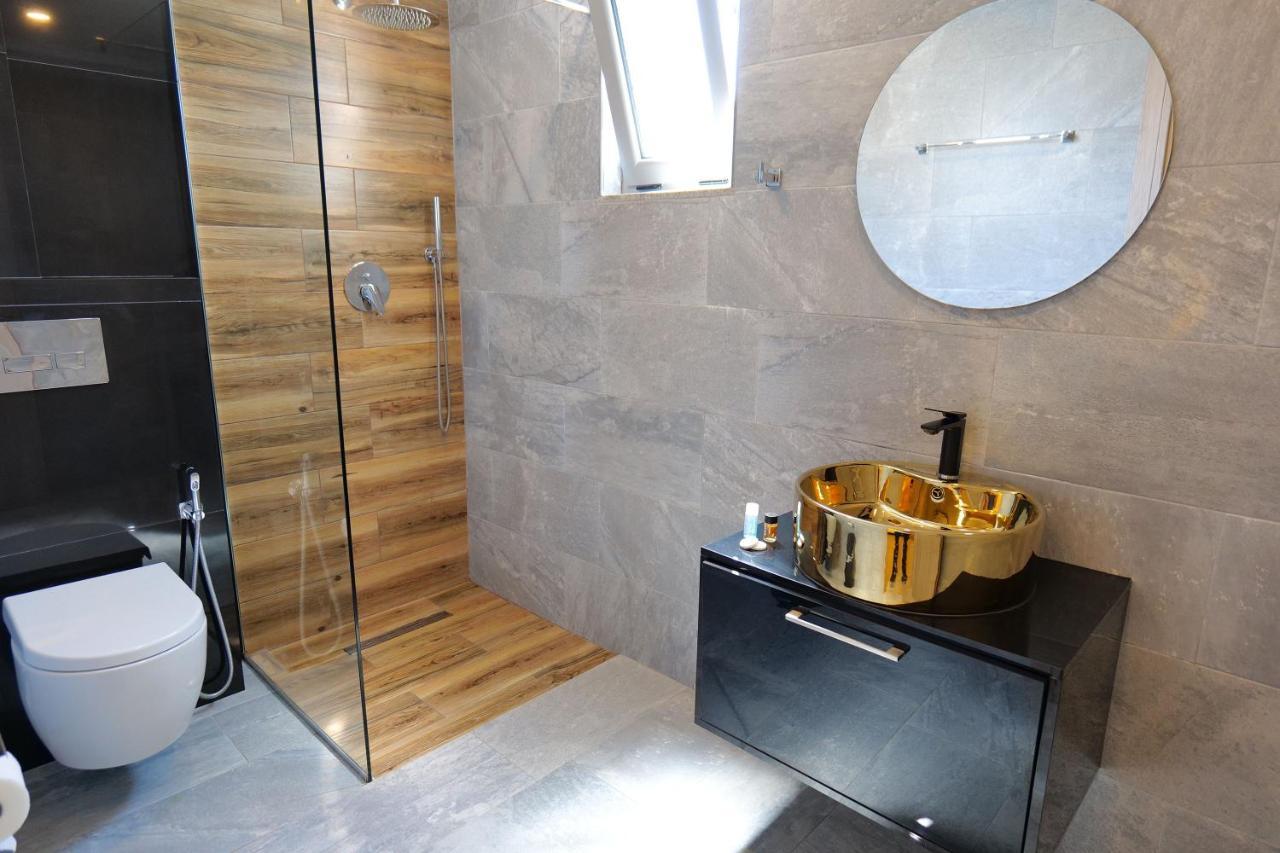 Kuburi Hotel Εξαμίλιο Εξωτερικό φωτογραφία