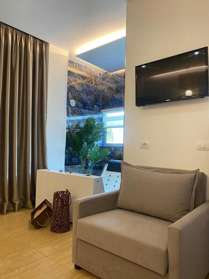 Kuburi Hotel Εξαμίλιο Εξωτερικό φωτογραφία